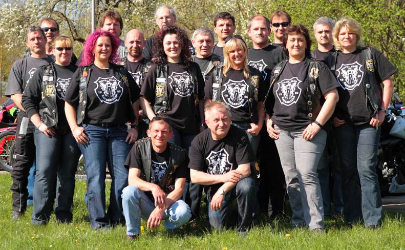 Gruppenbild des MC-Barbarsossa